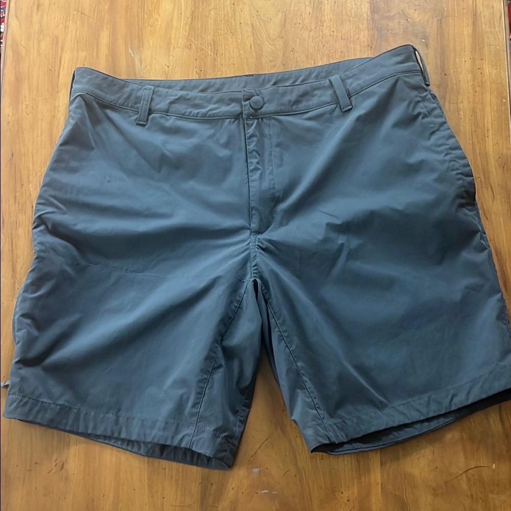 Mens North Face Black Flat Front Shorts Lightweight Design
